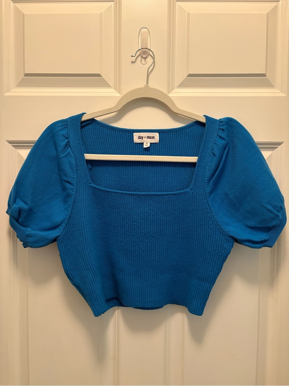 Day+Moon Blue Square Neck Puff Sleeve Knit Top